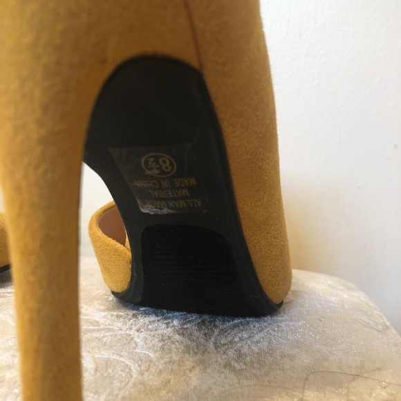 Yellow high heels - Picture 6 of 6